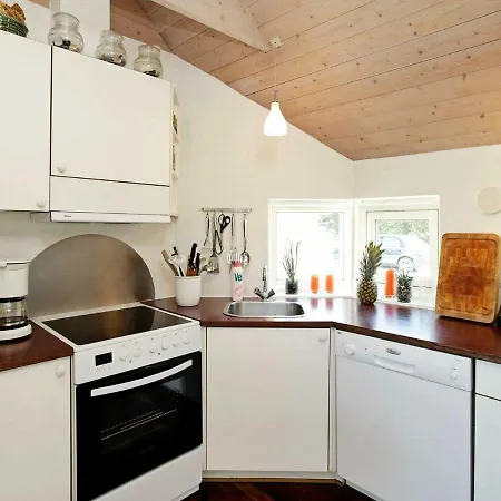 Three-bedroom Holiday In 20 Ferienhaus *