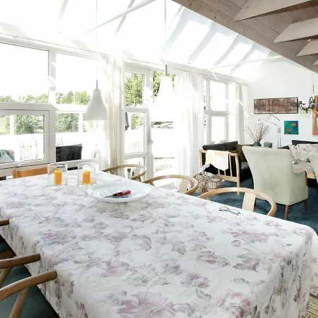 Three-bedroom Holiday In 20 Blåvand