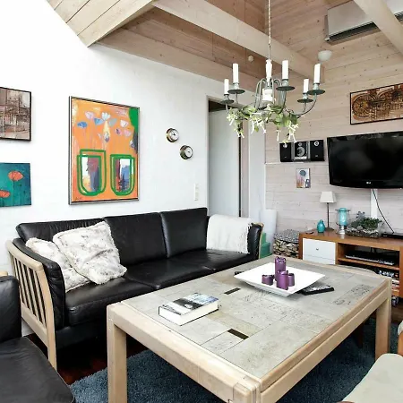 Three-bedroom Holiday In 20 * Blåvand